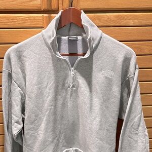 Women’s North Face sweatshirt